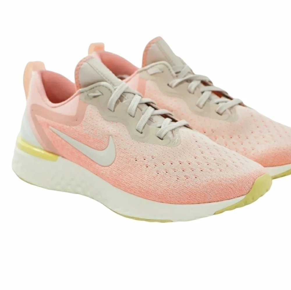 NIKE‎ Odyssey React Running Shoes Size 10 pink and White like new condition
